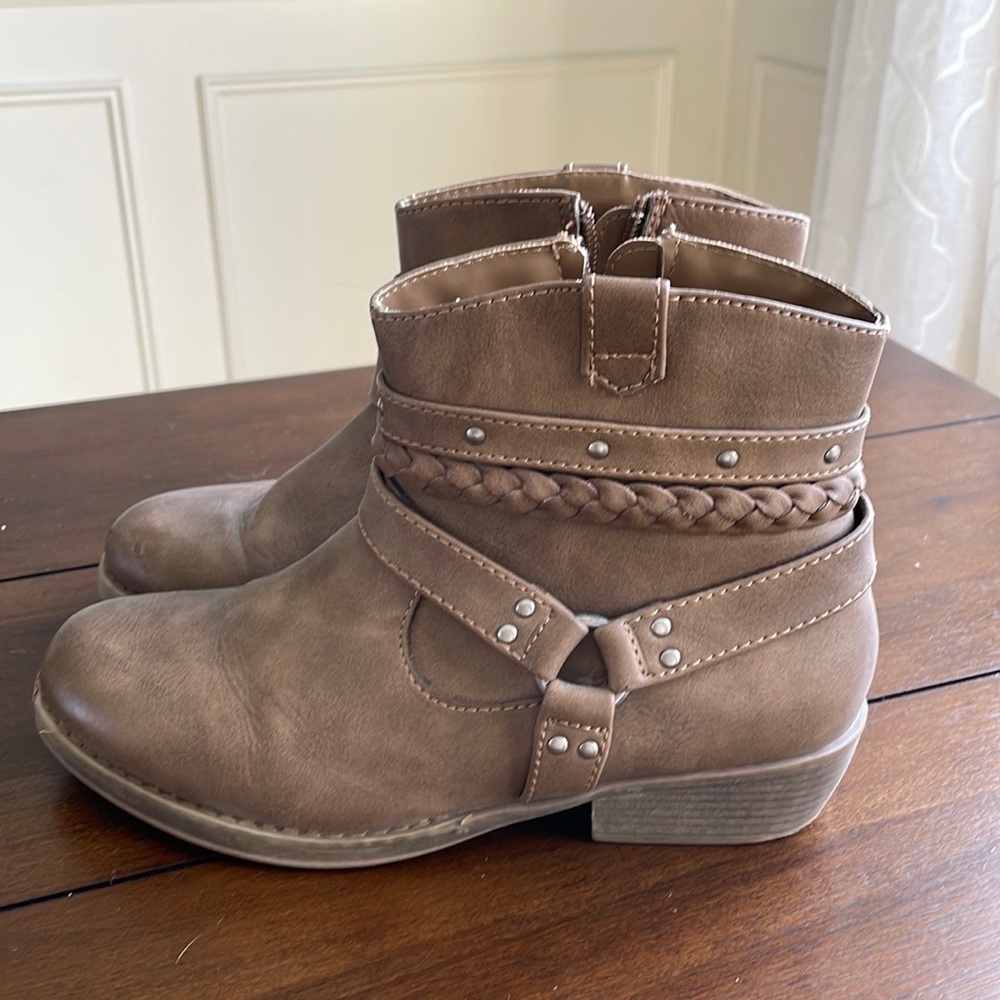 Girls Brown Ankle Boots - size 4